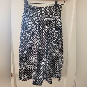 Black and beige patterned style skirt